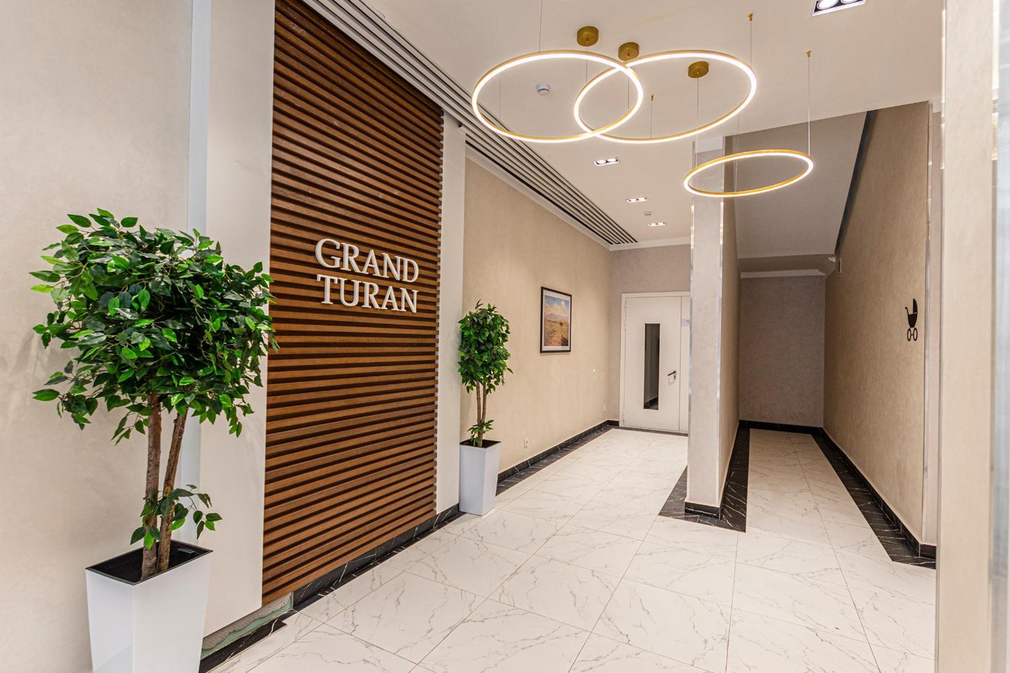 Raisson Aparthotel G84 Хан Шатыр อัสตานา ภายนอก รูปภาพ